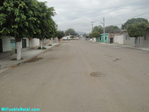 Calle principal de San Jose de Ayal