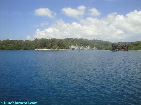 travel to roatan