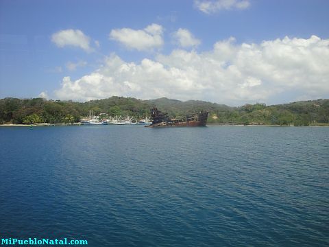 roatan ferry