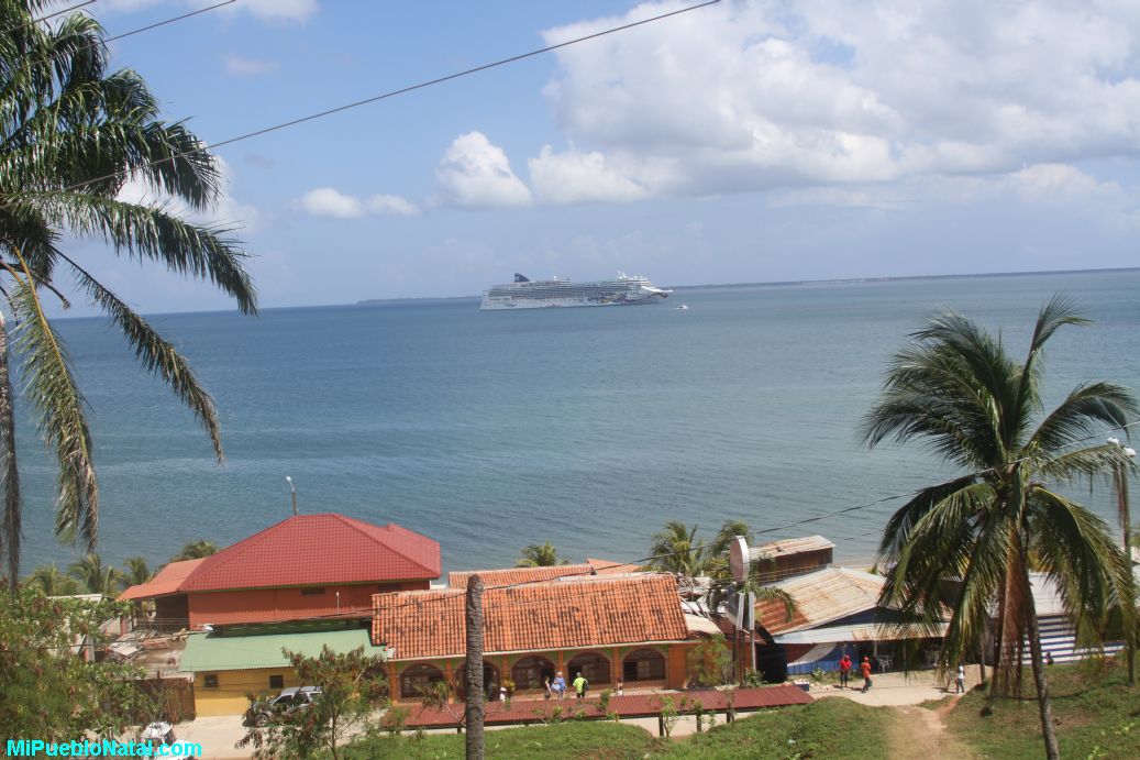 Cruise ship in Trujillo, Honduras