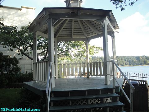 Florence Gazebo