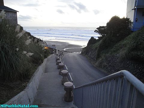 Lincoln City - view of the beach at dusk