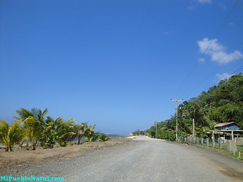 paradise beach club roatan