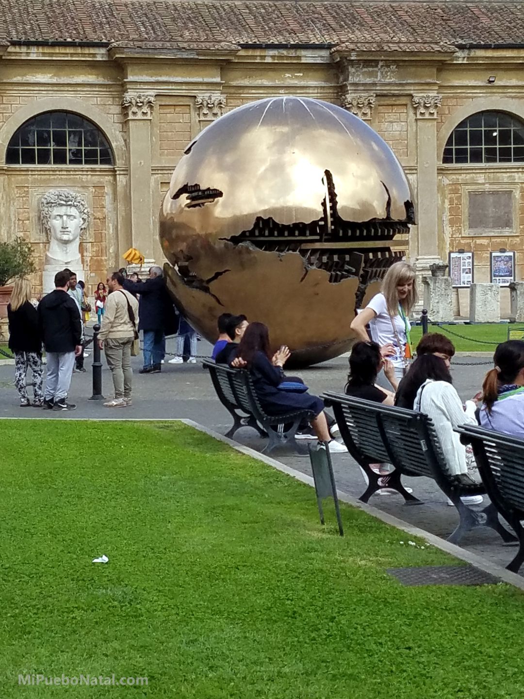 Esfera de Arnaldo Pomodoro
