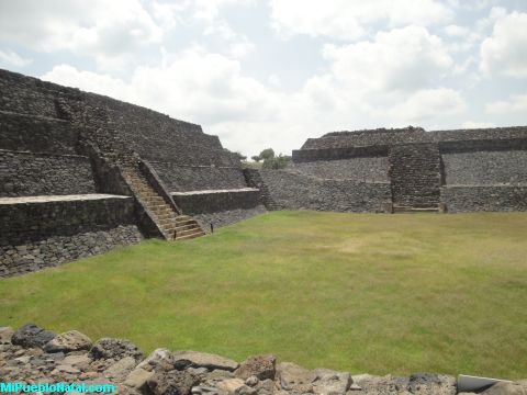 La Piramide Pequena de Peralta